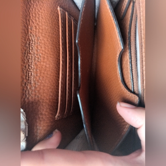 Michael Kors crossbody bag - Picture 8 of 13